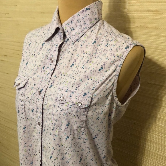 Crazy Cowgirl Lilac Purple Pearl Snap Floral Print I Sleeveless Collared Top Sm - Picture 2 of 13